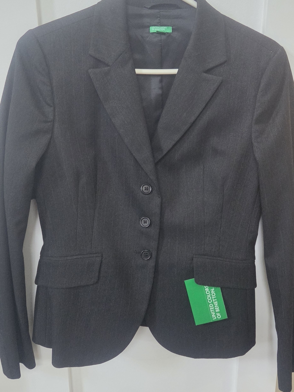 United Colors Of Benetton Dark Charcoal Pinstripe Gray Blazer Size 44, US 8